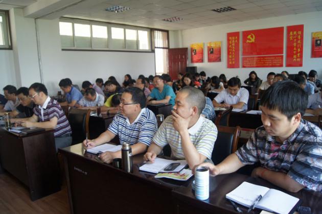 厚德精业引领发展 研培筑梦助力教坛